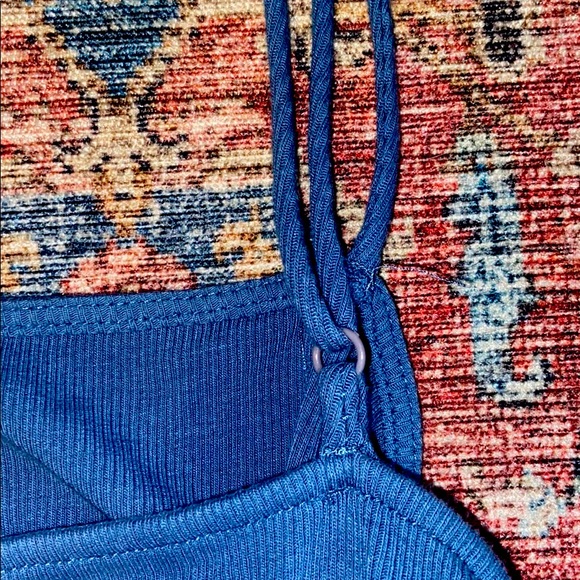 spaghetti strap crop top - Picture 3 of 3